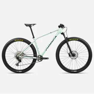 Bicicleta Orbea ALMA H30 M en color green y blue